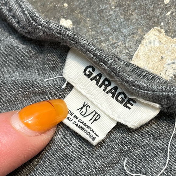 Garage Small T-shirt - Picture 2 of 2